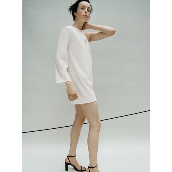 Zara short asymmetrical mini dress in off-white - Picture 3 of 10